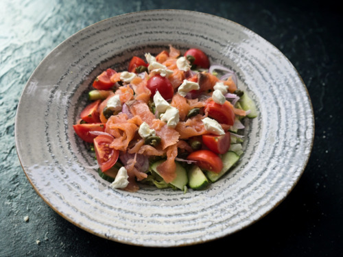 Salata cu Somon + Focaccia